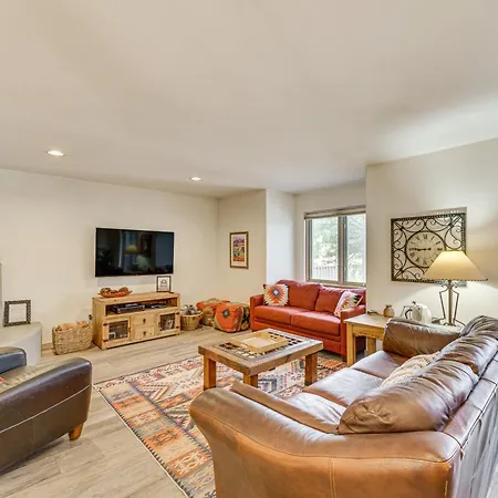 Peaceful Townhome Less Than Half Mi To Angel Fire Resort!